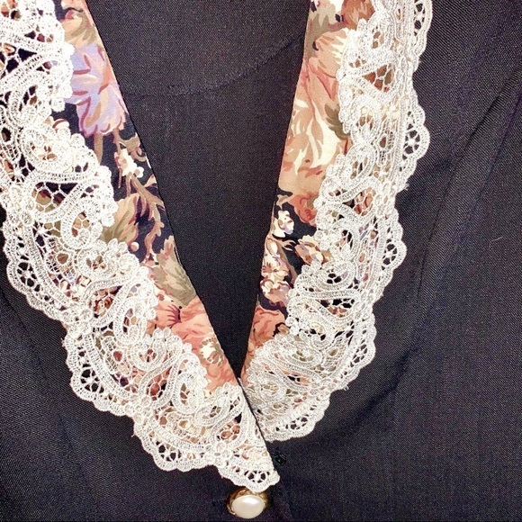 Jeffery & Dara Vintage Floral Lace Pearl Button Skirt Set - Picture 4 of 6
